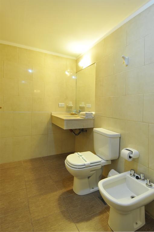 Los Sauces Hotel & Spa Вилья-Карлос-Пас Экстерьер фото
