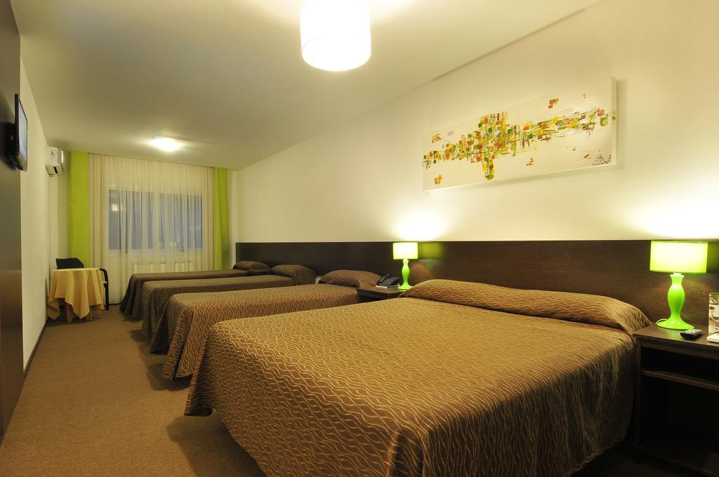 Los Sauces Hotel & Spa Вилья-Карлос-Пас Экстерьер фото